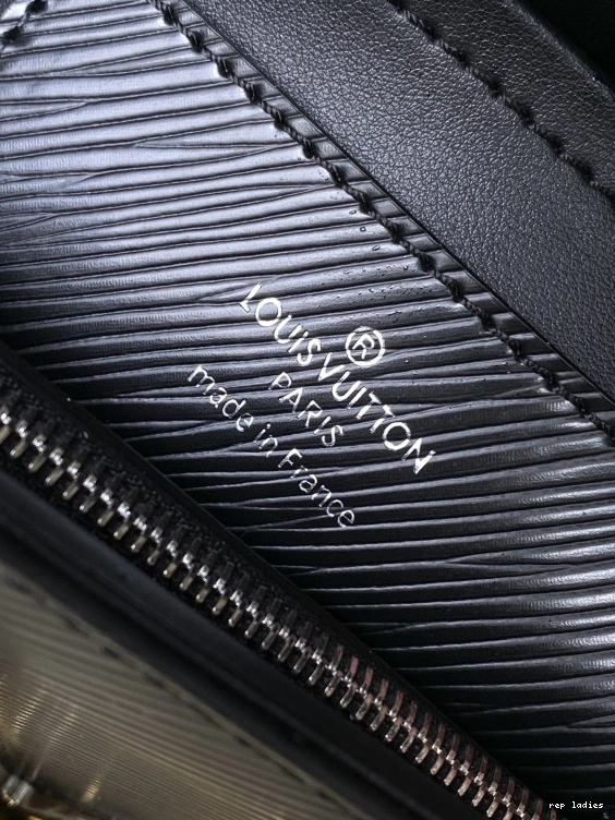 Cheap LOUIS VUITTON TWIST MM-23*17*9.5CM 0816